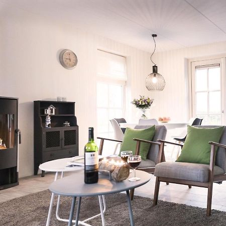 Rustic Holiday Home In Wissenkerke With Garden Экстерьер фото