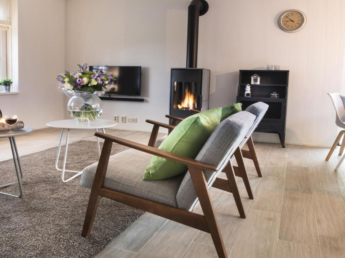 Rustic Holiday Home In Wissenkerke With Garden Экстерьер фото