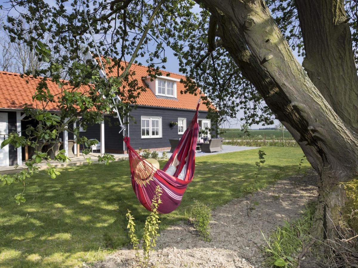 Rustic Holiday Home In Wissenkerke With Garden Экстерьер фото