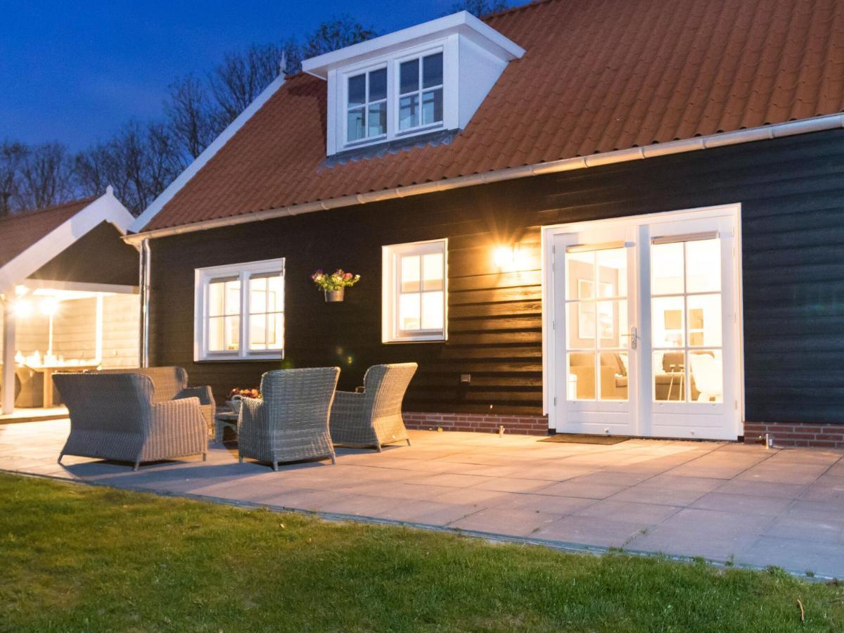Rustic Holiday Home In Wissenkerke With Garden Экстерьер фото