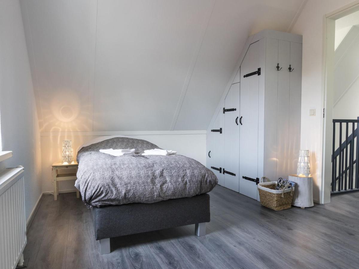 Rustic Holiday Home In Wissenkerke With Garden Экстерьер фото